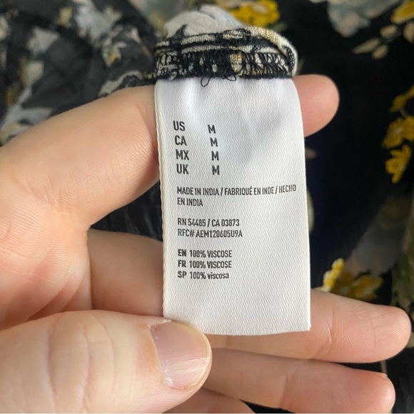 American Eagle Short Sleeve Wide Leg Jumpsuit Medium Black Yellow Blue Floral - Picture 9 of 13